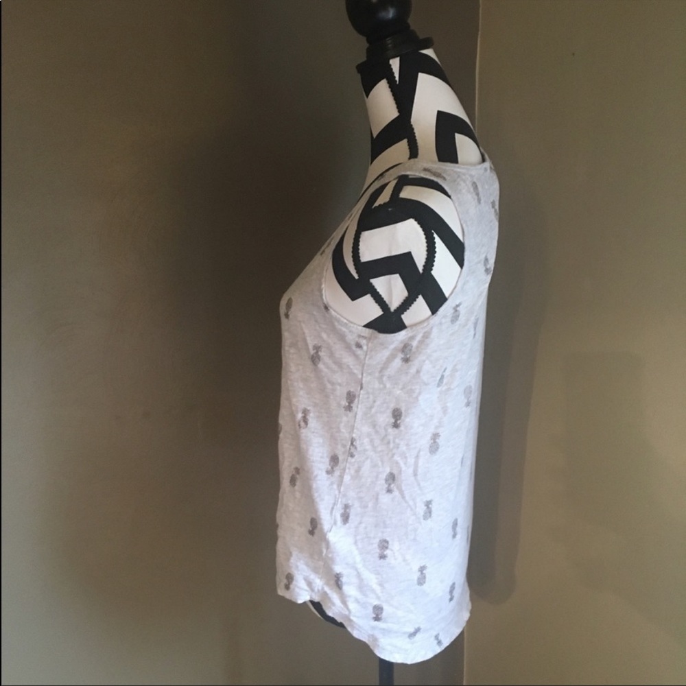 Pineapple Tank Top Size Medium - image 3